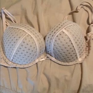 Victoria’s Secret very sexy push-up bra 34C